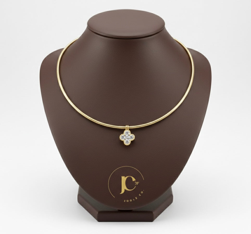18K Gold Reversible Hasli in Black & White Clover Pendant