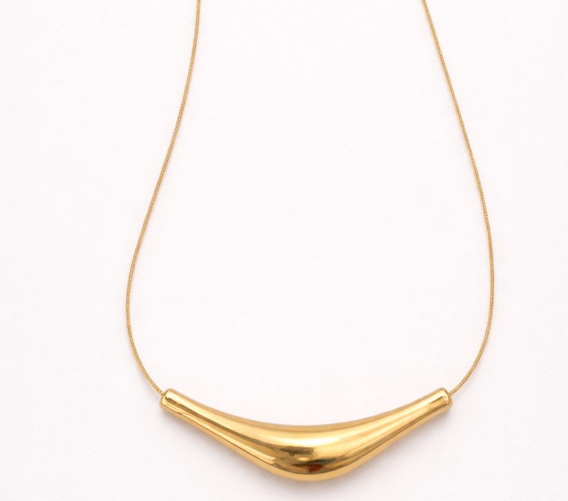 18K Gold Plated Stainless Steel Sculpted Curve Necklace – Modern Minimalist Statement