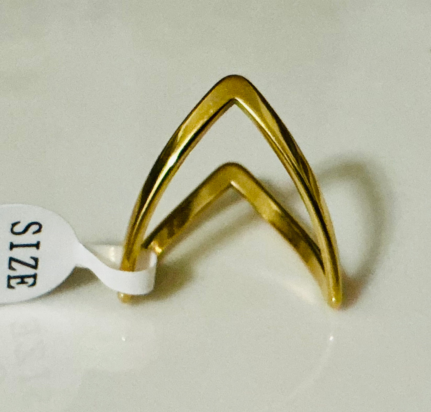 Elegant simple Crown ring