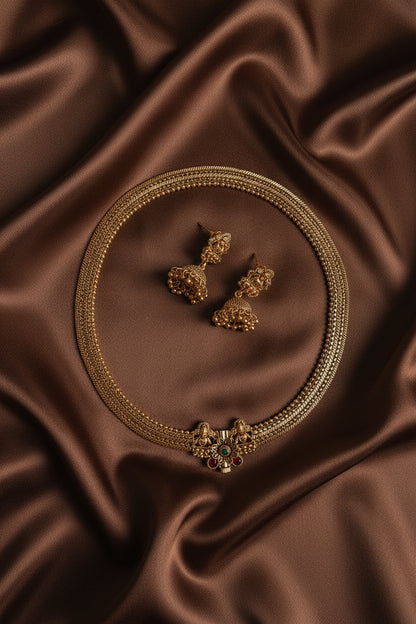 Chettinad Lakshmi Heritage Hasli: Divine Craftsmanship in Antique Gold
