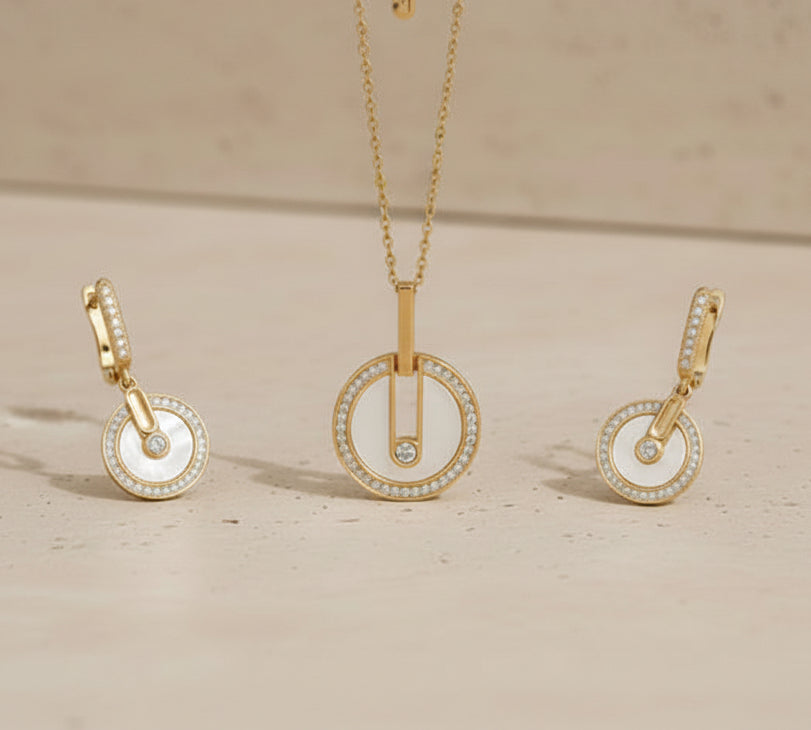 Amulet Halo Mother-of-Pearl 18K Gold Plated Set