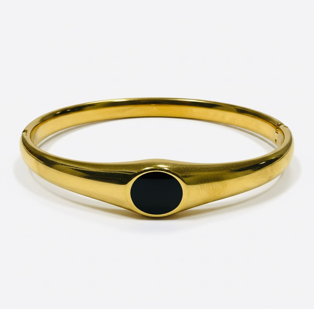 Bold Noir Signet Bangle in 18K Gold-Plated Anti-Tarnish Steel